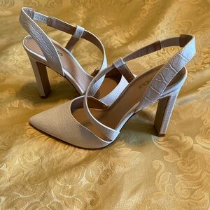 Express Women's Elegant Cream Croc-Embossed Heels